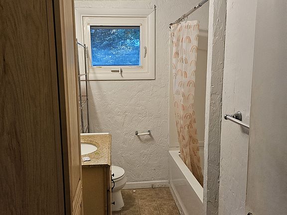 Bath room - not as narrow as in the photo