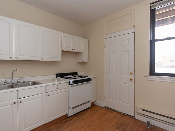 2nd image of 4407 N Wolcott Ave APT 2B