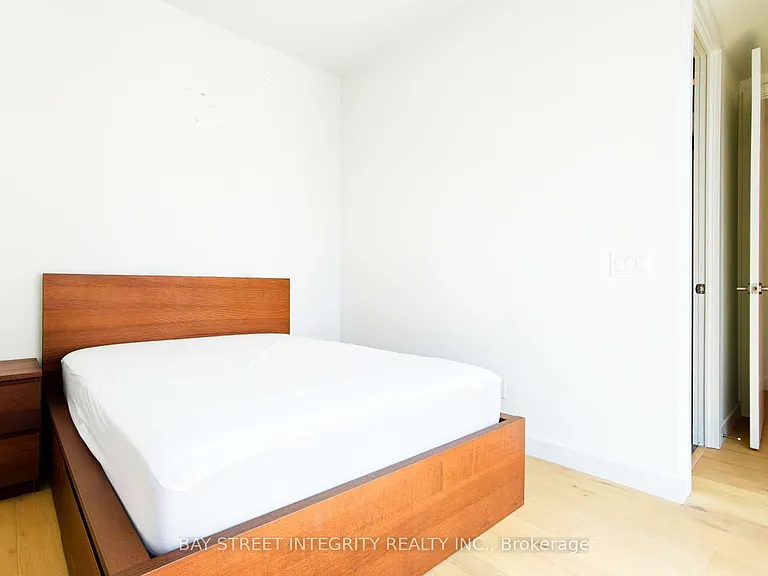 81 Wellesley St E #1005 — Photo 7