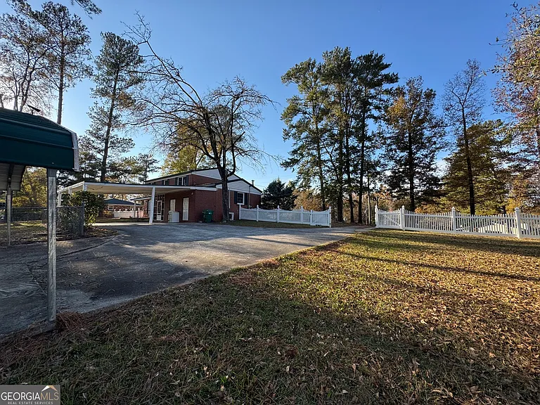 140 Allenwood Rd SW — Photo 11