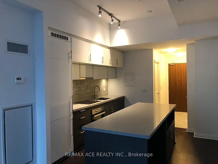 8 Mercer St #526 — Photo 8