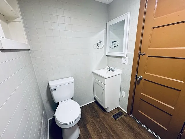 107 Caswell St — Photo 13