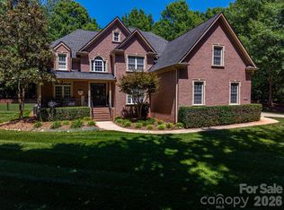 4608 Water Oak Dr, Lake Wylie, SC 29710