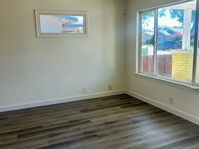 824 N Farris Ave — Photo 6