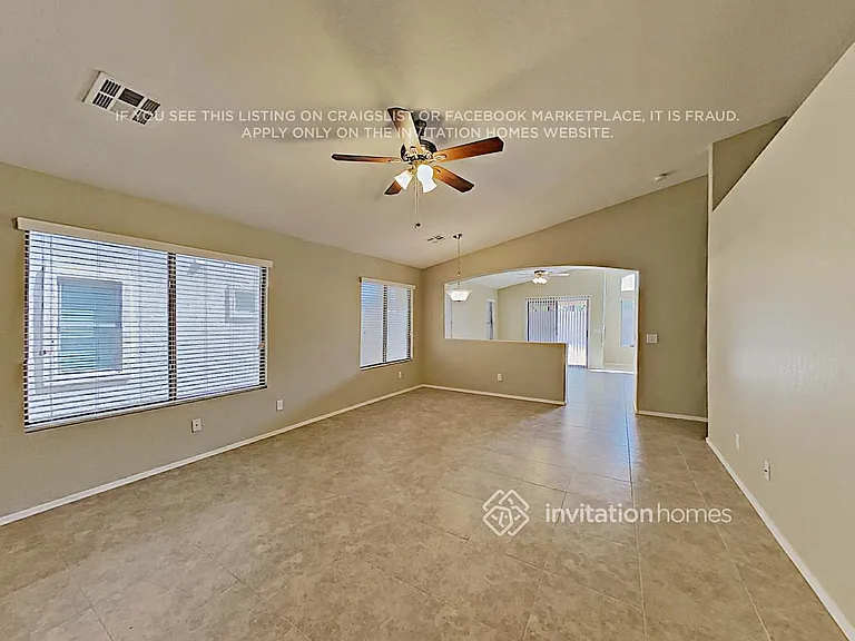 2677 W Half Moon Cir — Photo 5