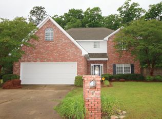 39 Old Swan Ln, Columbus, MS 39702