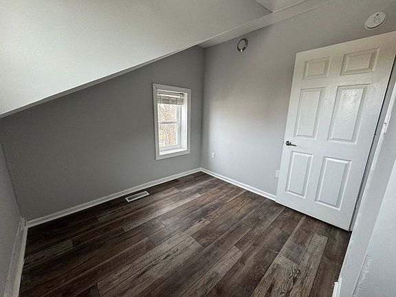 2nd image of 610 E 9th St