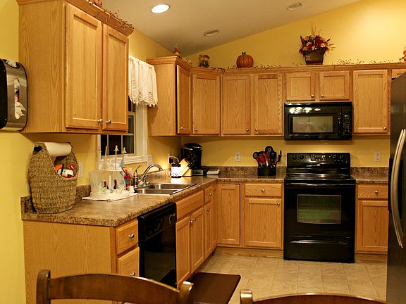 4th image of 616 Willow Ct