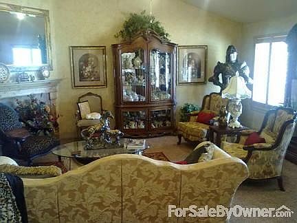 3rd image of 2217 S Chestnut Cir