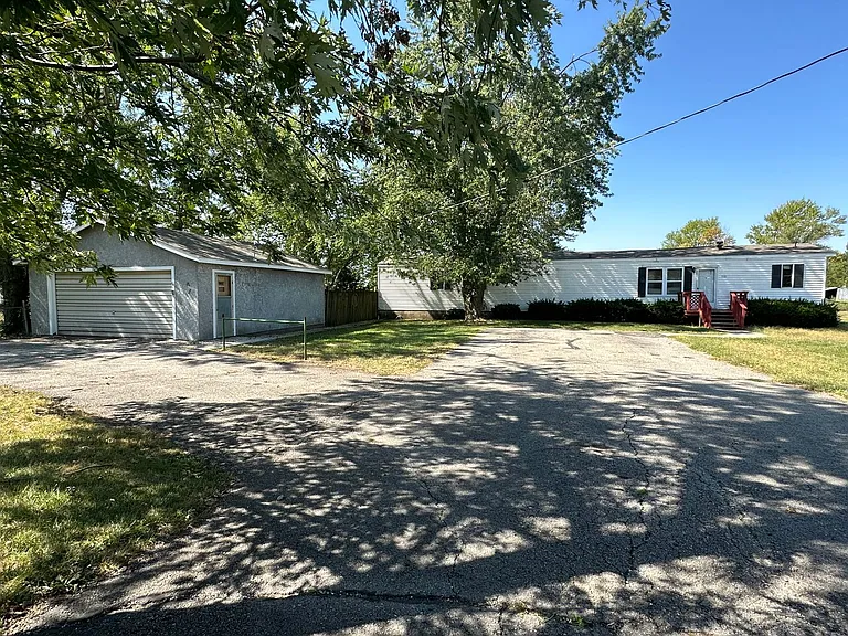 1112 S Broadway Ave — Photo 1