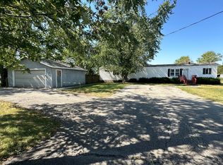 1112 S Broadway Ave, La Harpe, KS 66751
