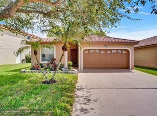611 NW 182nd Way, Pembroke Pines, FL 33029