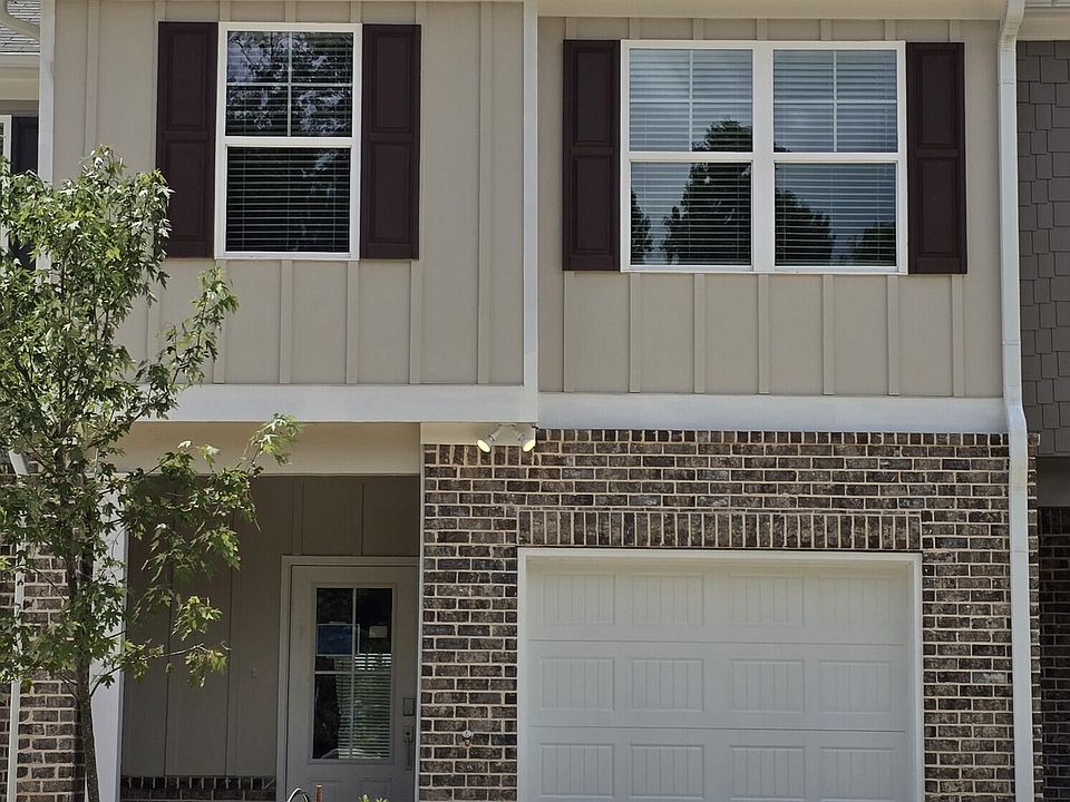 1st image of 2808 Lillian Ln