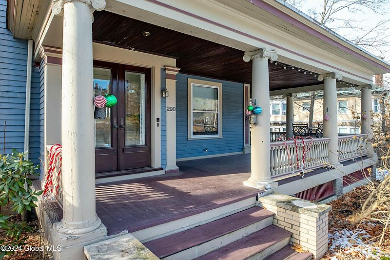 4th image of 290 Pawling Avenue