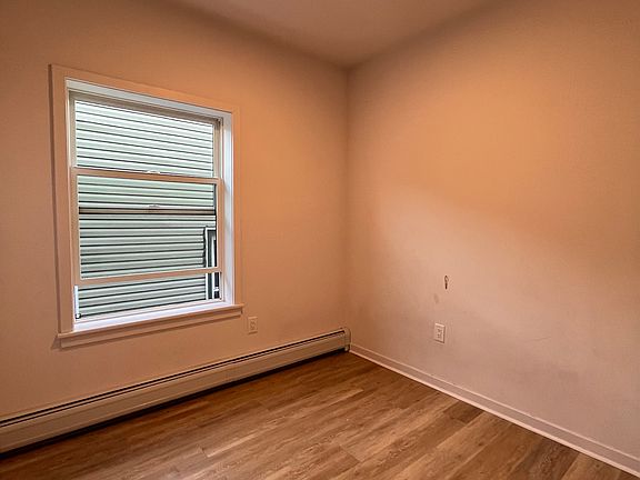 5th image of 444 Bergen Ave #2L