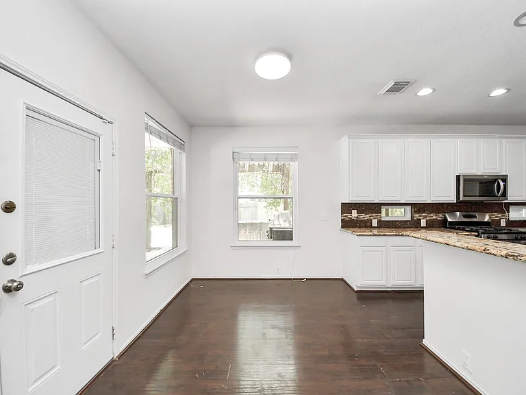 20510 Pioneer Bend Ct — Photo 13
