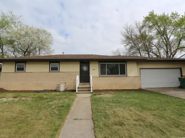 5963 McKinley St, Merrillville, IN 46410