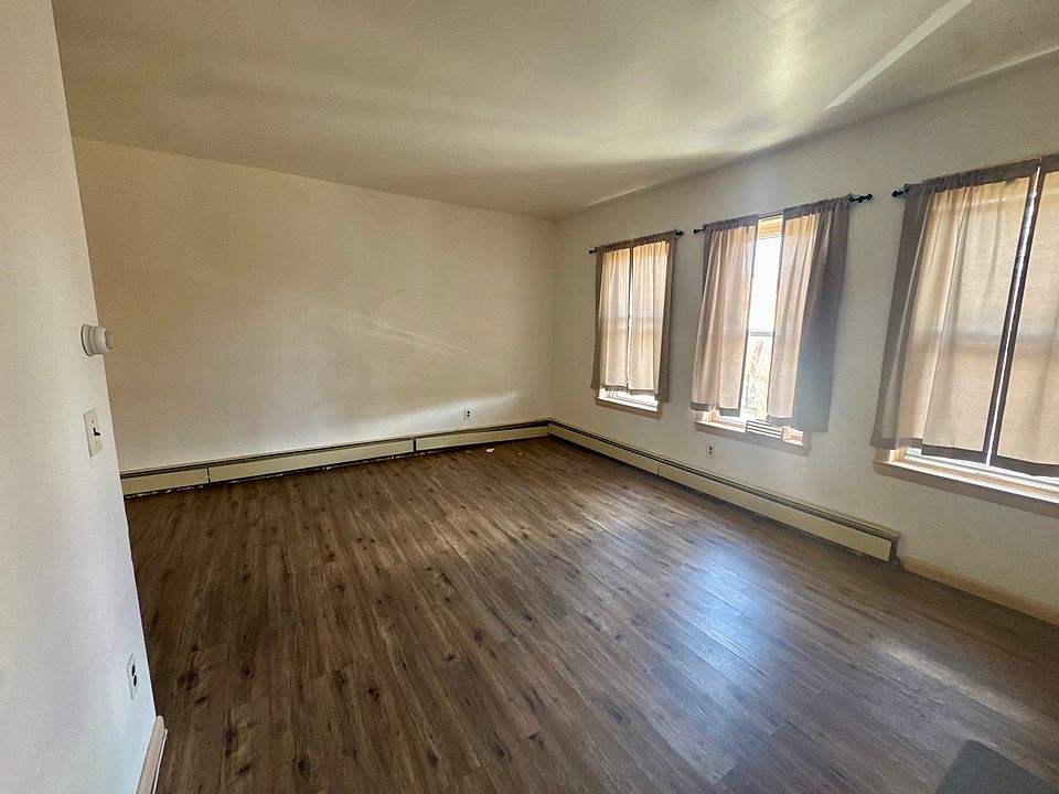 2nd image of 210 Main St #2