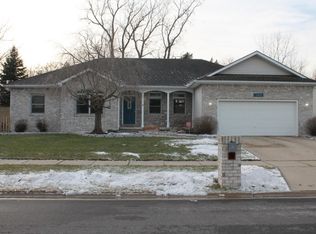 11877 Shady Pines Dr, Grand Ledge, MI 48837