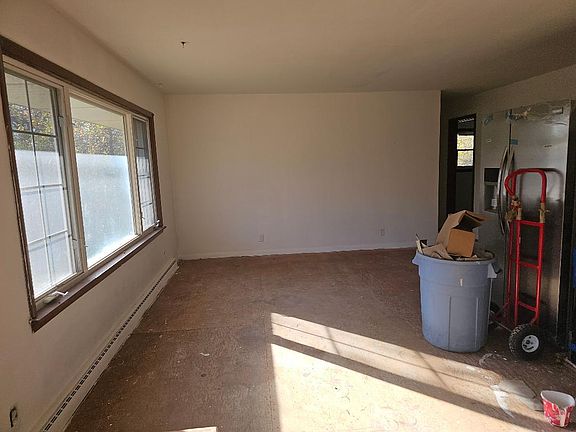 4th image of 416 16th Ave