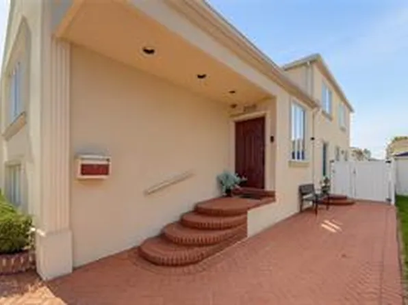 2613 East 65th Street image 2 of 31