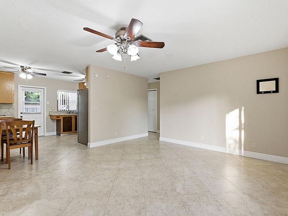 5th image of 2545 Conroy Dr