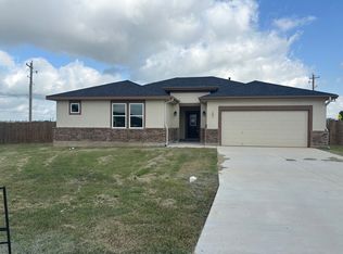 101 Growers Ave, Poteet, TX 78065