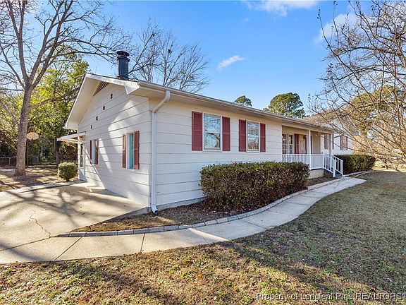 3rd image of 1602 Camelot Dr