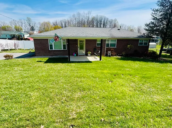 113 Frank St, Fayetteville, WV 25840