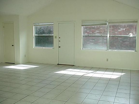 2nd image of 7113 Goldendale Ct