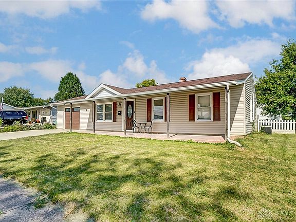 2nd image of 806 Bellows Dr