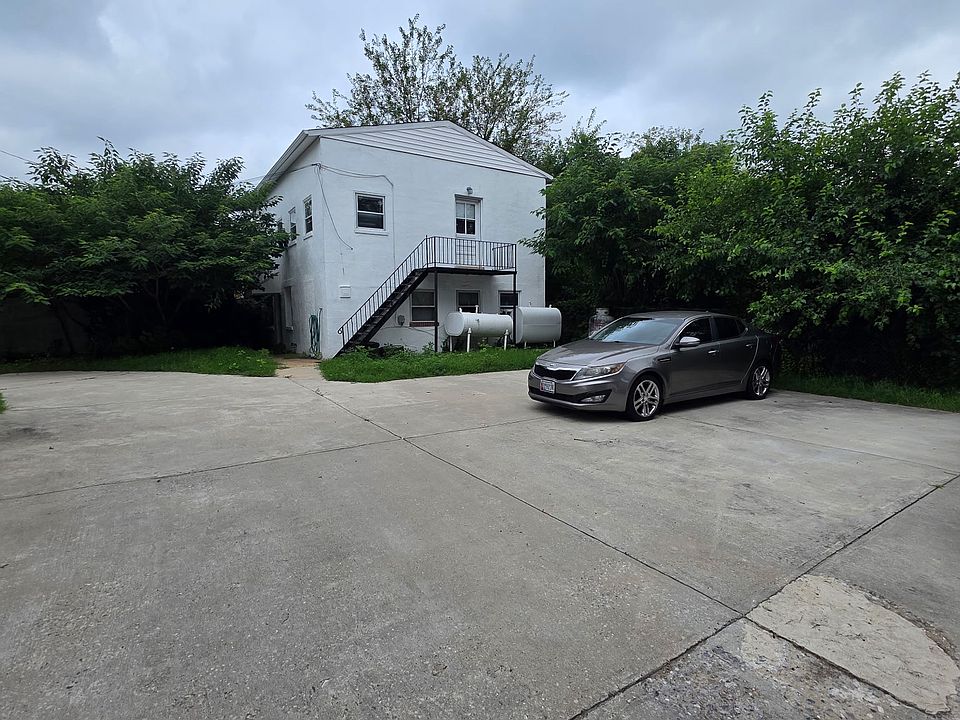 1st image of 200 Benton Ave APT 2