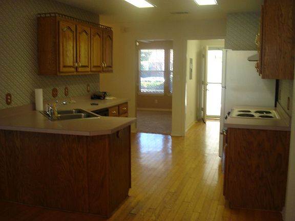 3rd image of 3320 Country Meadow Ln