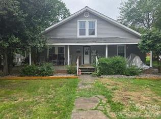 427 E Mills Ave, Mooresville, NC 28115