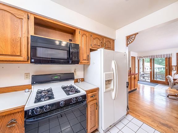 5th image of 616 N Lincoln Ave