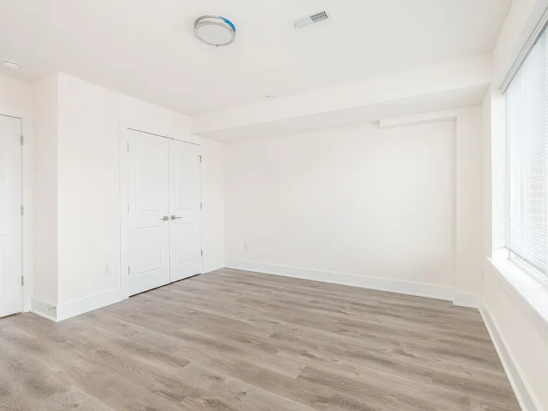 978 N 8th St #8 — Photo 16