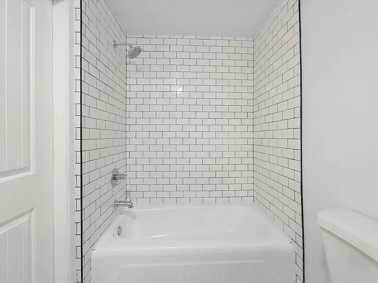 125R Ruxton Ave #2 — Photo 20