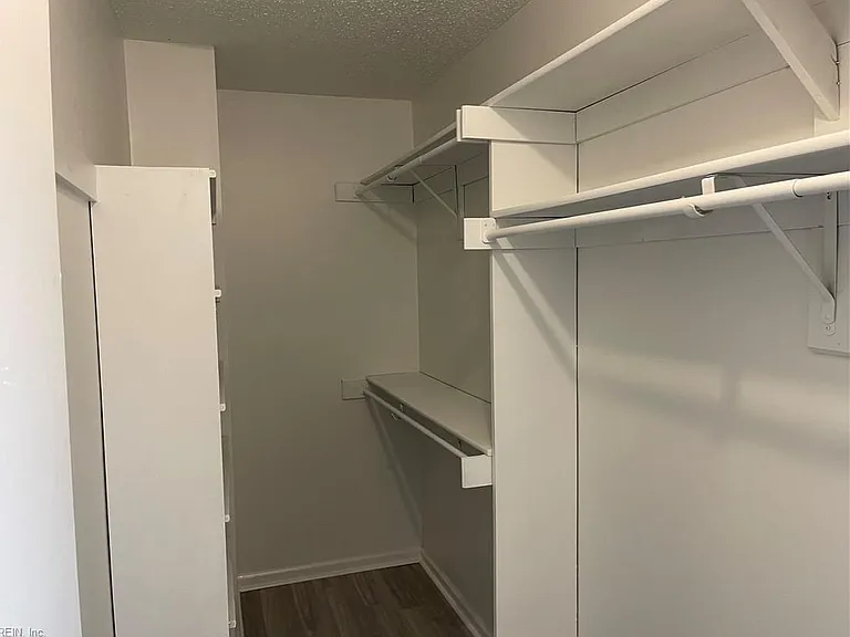 808 Quesnel Dr — Photo 32