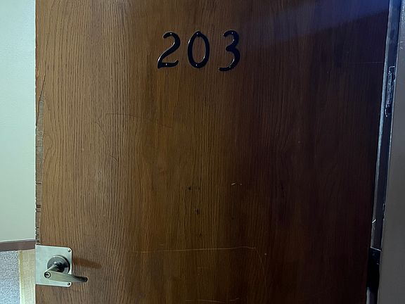 3rd image of 101 N Topeka Ave #203
