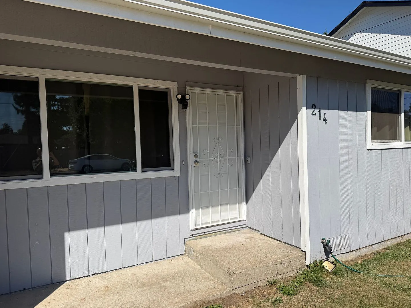 Updated 2-bedroom 1 bath duplex in Thurston! — Photo 3