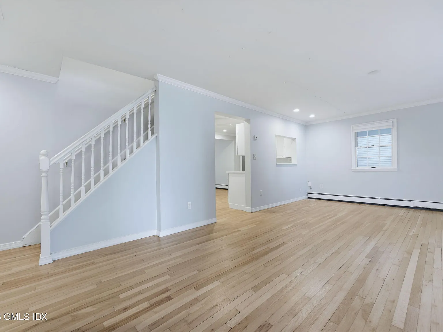 4 bed, 2.0 bath, 2156 sqft, $6,000 — Photo 4