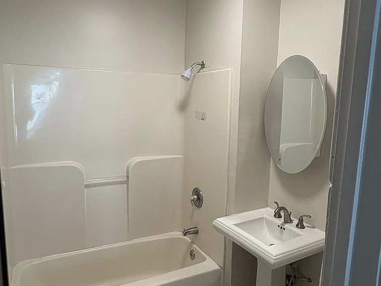 221-23 McLennan Ave #2 — Photo 7