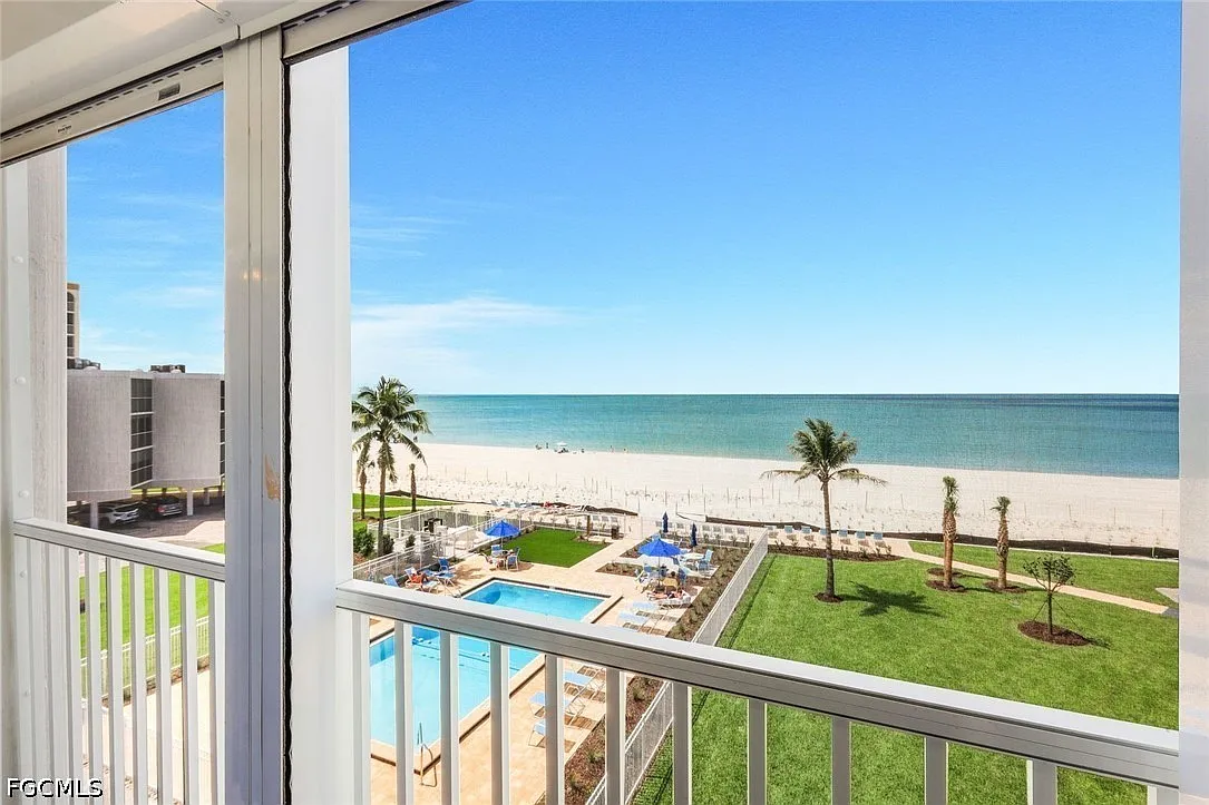 2 bed, 2.0 bath, 1029 sqft, $8,500 — Photo 2
