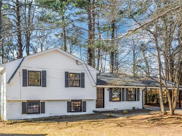 2731 Lynn Ct, Ellenwood, GA 30294