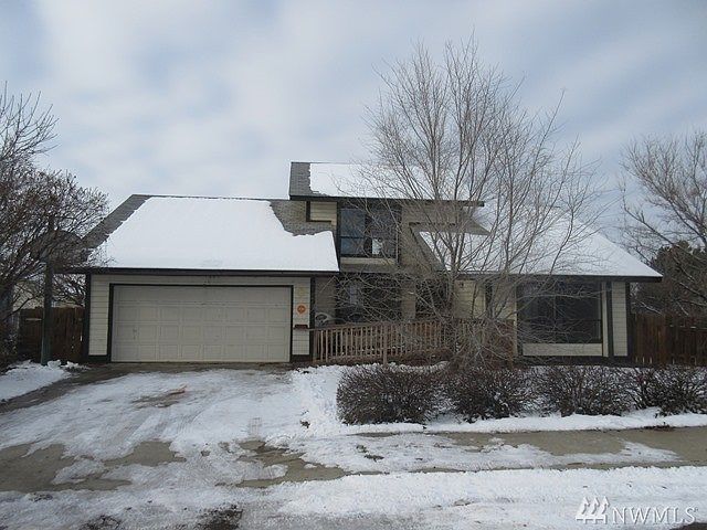 1st image of 502 Cherry Hill Ln