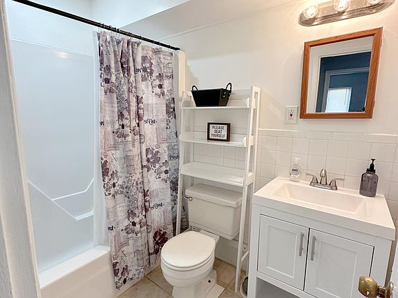 5th image of 3825 Joshua Pl #E