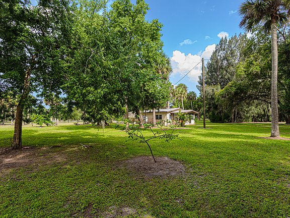 5th image of 1100 Red Barn Rd N W