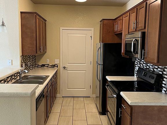 2nd image of 2525 E Siesta Ln