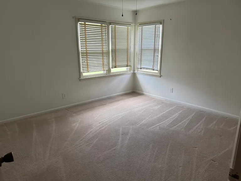 1220 Caroline Dr — Photo 9