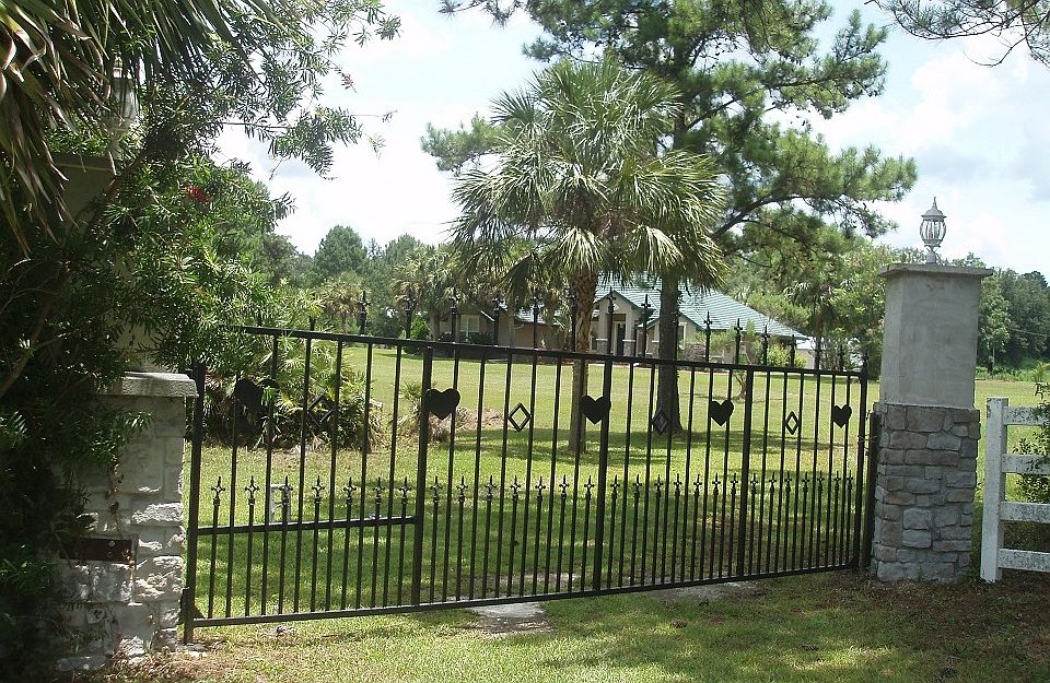 1st image of 139 SE Moonlight Dr